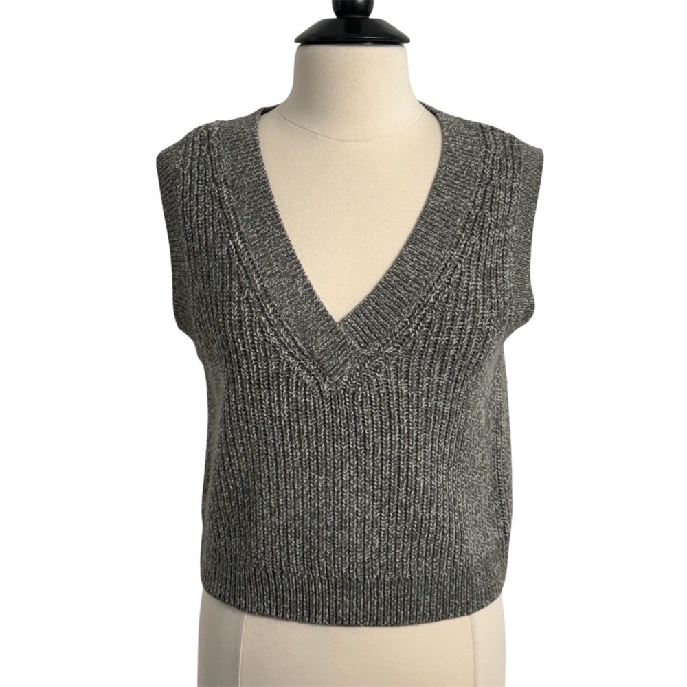 Divided H&M Women's Pull-Over Rib-Knit Sweater Vest, Gray and‎ White, Size L